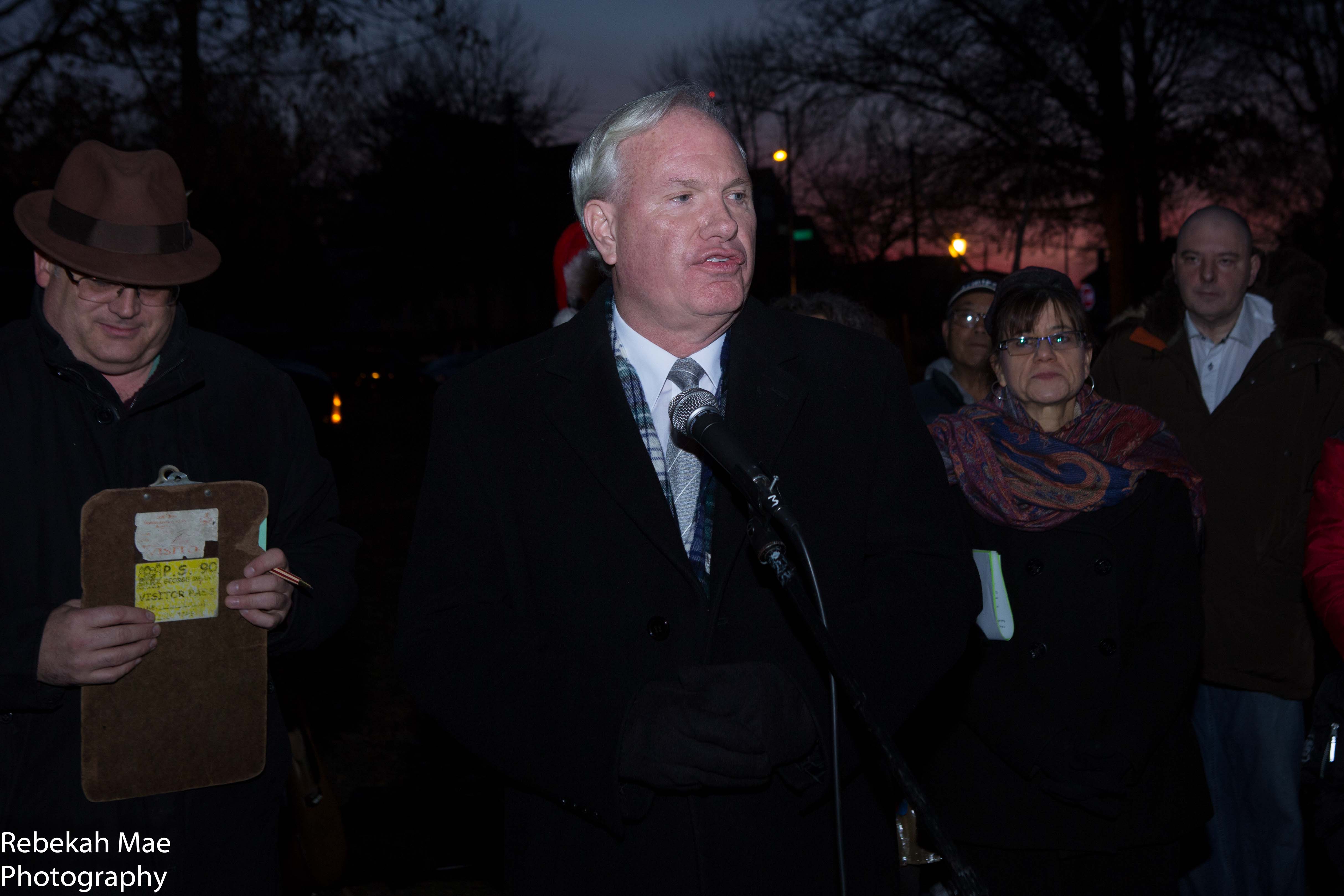 7th Annual Holiday Celebration and Tree Lighting 2015 Bowne Park Civic Association-0389