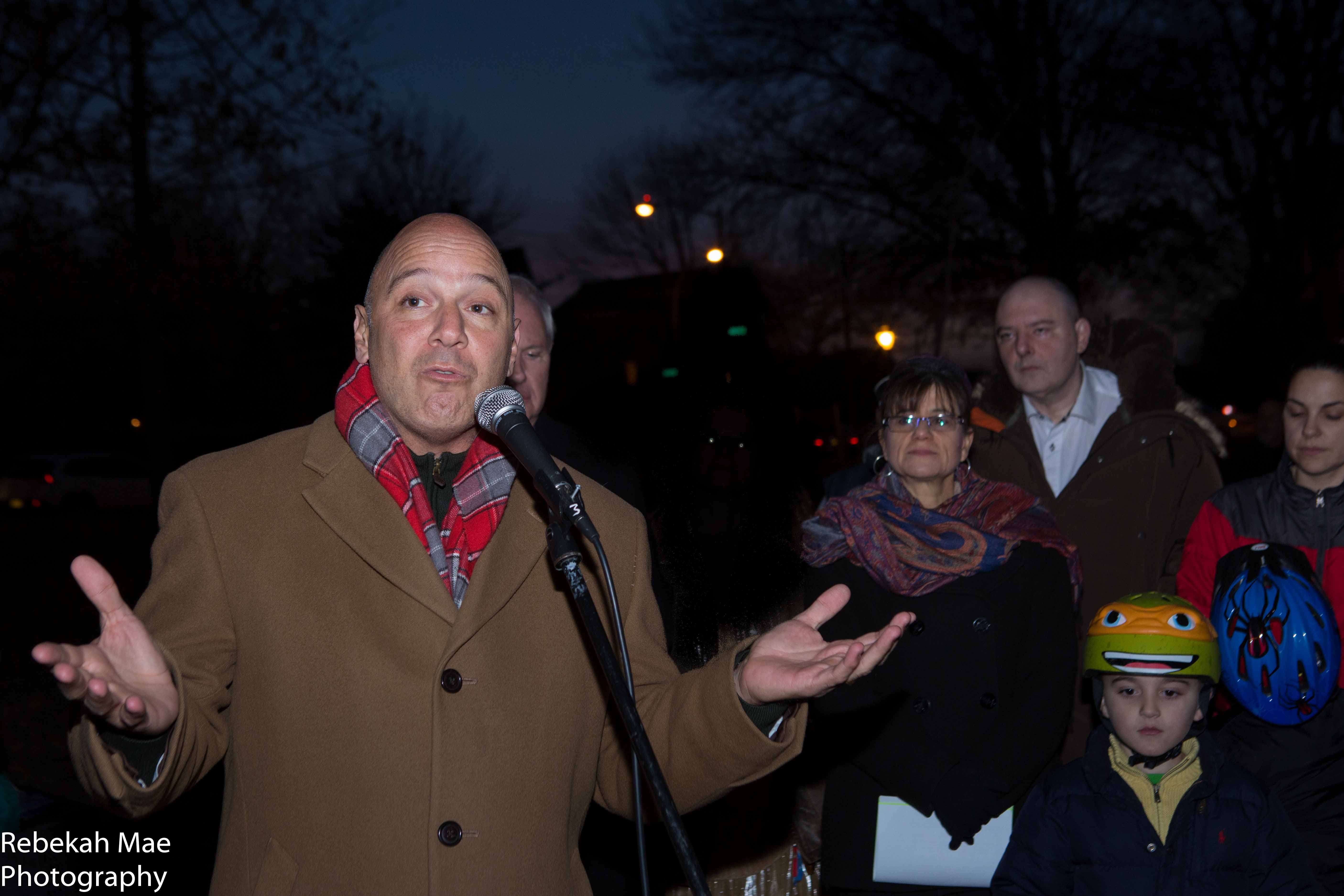7th Annual Holiday Celebration and Tree Lighting 2015 Bowne Park Civic Association-0404